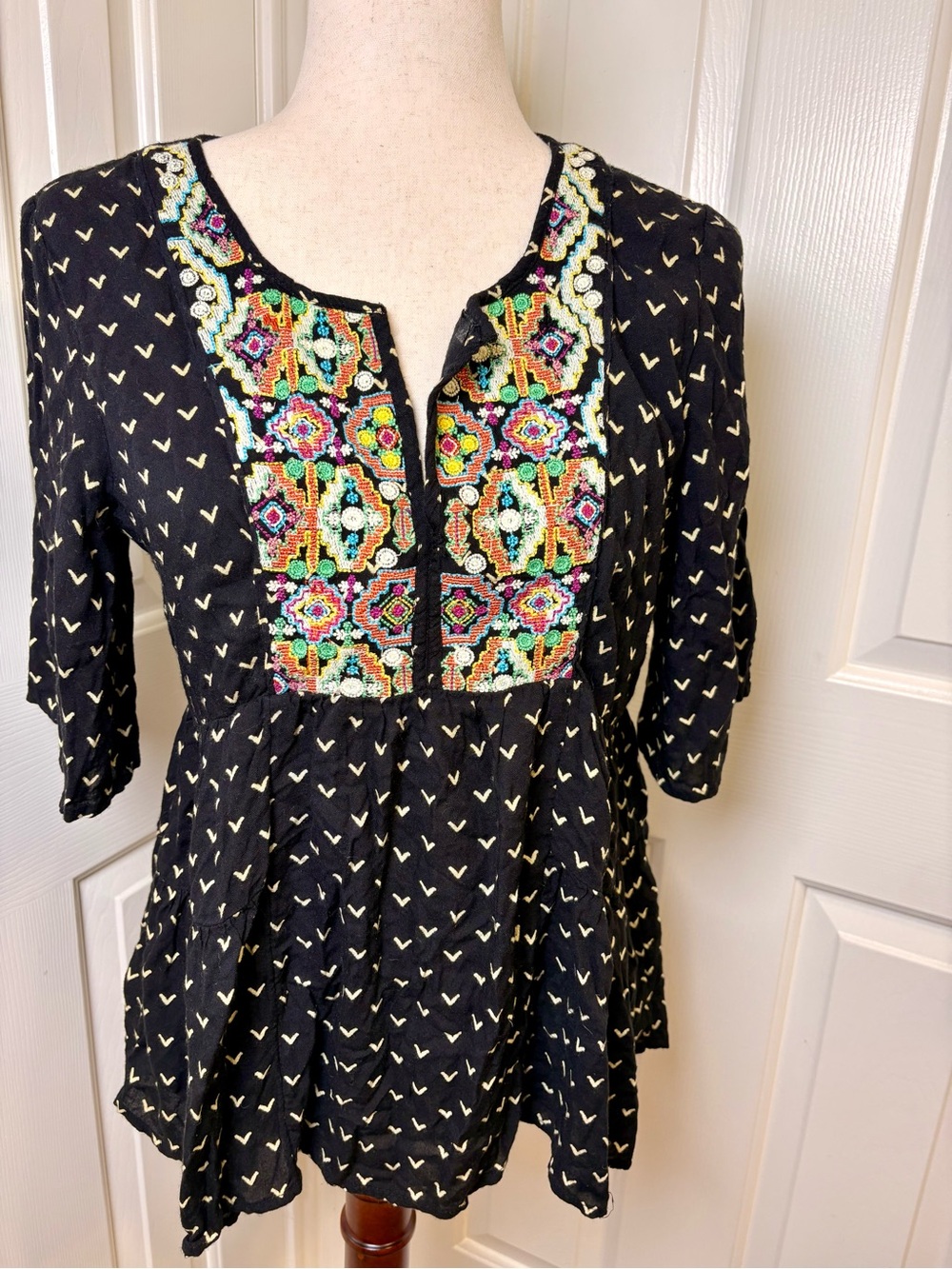 Sundance Black Embroidered Boho Romantic Peplum Top Small